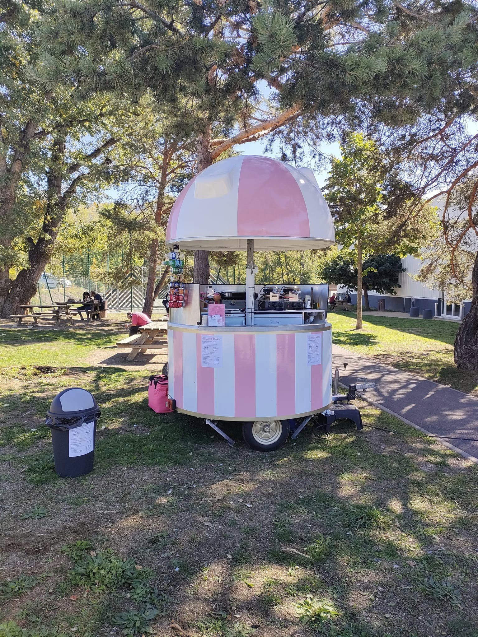 310591238_130105239785287_2642377910403550820_n la remorque food-truck